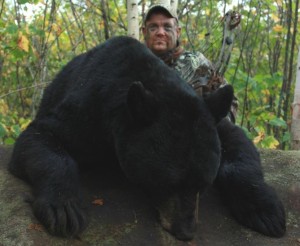 Jon Hanson - Tiffin, IA 440 lb. black bear